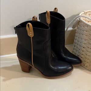 New MIA
Glinda Bootie